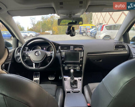 Черный Фольксваген Гольф, объемом двигателя 1.97 л и пробегом 198 тыс. км за 12500 $, фото 13 на Automoto.ua