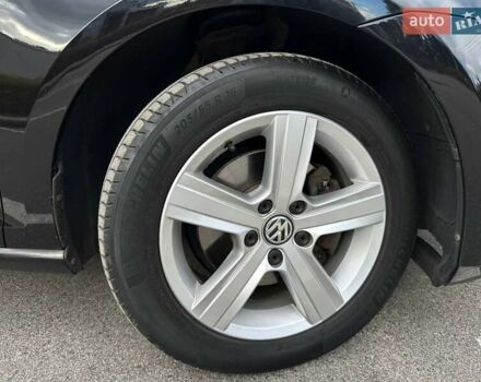 Черный Фольксваген Гольф, объемом двигателя 1.6 л и пробегом 240 тыс. км за 10800 $, фото 32 на Automoto.ua