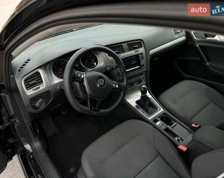 Черный Фольксваген Гольф, объемом двигателя 1.6 л и пробегом 240 тыс. км за 10800 $, фото 14 на Automoto.ua