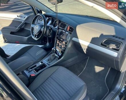 Черный Фольксваген Гольф, объемом двигателя 1.6 л и пробегом 229 тыс. км за 11199 $, фото 16 на Automoto.ua