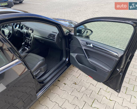 Черный Фольксваген Гольф, объемом двигателя 1.97 л и пробегом 198 тыс. км за 12500 $, фото 11 на Automoto.ua