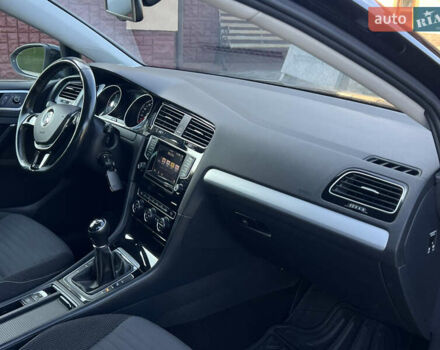 Черный Фольксваген Гольф, объемом двигателя 1.6 л и пробегом 230 тыс. км за 11800 $, фото 79 на Automoto.ua