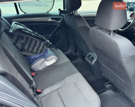 Черный Фольксваген Гольф, объемом двигателя 1.97 л и пробегом 260 тыс. км за 10999 $, фото 5 на Automoto.ua