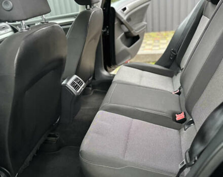 Черный Фольксваген Гольф, объемом двигателя 1.6 л и пробегом 266 тыс. км за 10300 $, фото 24 на Automoto.ua