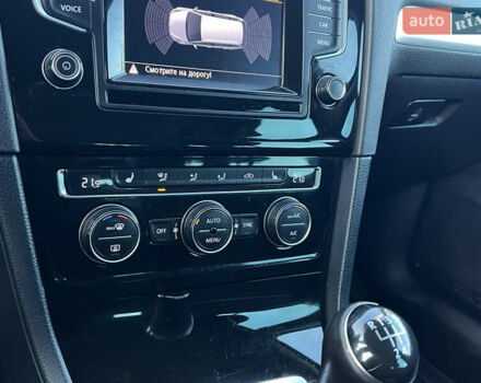 Черный Фольксваген Гольф, объемом двигателя 1.6 л и пробегом 230 тыс. км за 11800 $, фото 68 на Automoto.ua