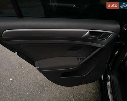 Черный Фольксваген Гольф, объемом двигателя 1.6 л и пробегом 285 тыс. км за 10350 $, фото 25 на Automoto.ua