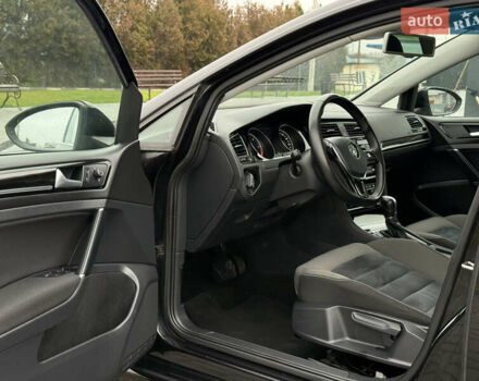 Черный Фольксваген Гольф, объемом двигателя 2 л и пробегом 242 тыс. км за 13290 $, фото 54 на Automoto.ua