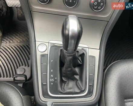 Черный Фольксваген Гольф, объемом двигателя 1.8 л и пробегом 179 тыс. км за 11200 $, фото 19 на Automoto.ua