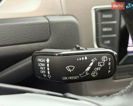 Черный Фольксваген Гольф, объемом двигателя 2 л и пробегом 159 тыс. км за 12999 $, фото 30 на Automoto.ua