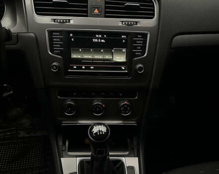 Черный Фольксваген Гольф, объемом двигателя 1.6 л и пробегом 285 тыс. км за 10350 $, фото 17 на Automoto.ua