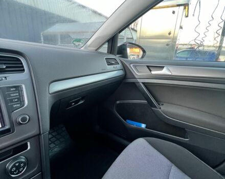 Черный Фольксваген Гольф, объемом двигателя 1.6 л и пробегом 209 тыс. км за 9600 $, фото 17 на Automoto.ua