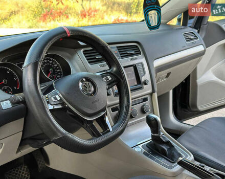 Черный Фольксваген Гольф, объемом двигателя 1.97 л и пробегом 96 тыс. км за 12699 $, фото 7 на Automoto.ua