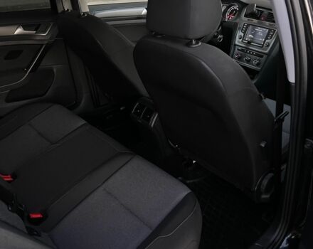 Черный Фольксваген Гольф, объемом двигателя 1.6 л и пробегом 209 тыс. км за 9600 $, фото 5 на Automoto.ua