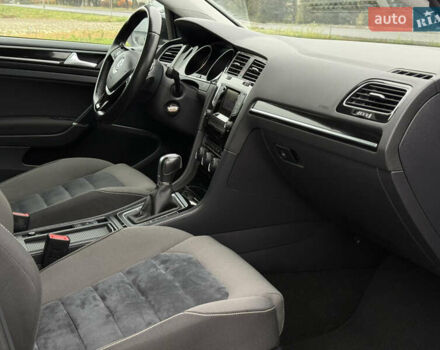 Черный Фольксваген Гольф, объемом двигателя 2 л и пробегом 242 тыс. км за 13290 $, фото 44 на Automoto.ua