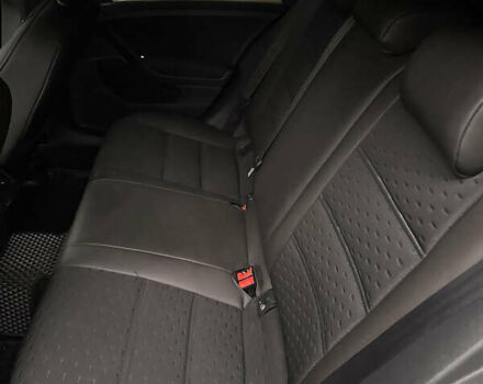 Черный Фольксваген Гольф, объемом двигателя 1.6 л и пробегом 285 тыс. км за 10350 $, фото 24 на Automoto.ua