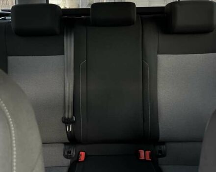 Черный Фольксваген Гольф, объемом двигателя 1.6 л и пробегом 209 тыс. км за 9600 $, фото 21 на Automoto.ua