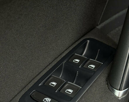 Черный Фольксваген Гольф, объемом двигателя 2 л и пробегом 242 тыс. км за 13290 $, фото 52 на Automoto.ua