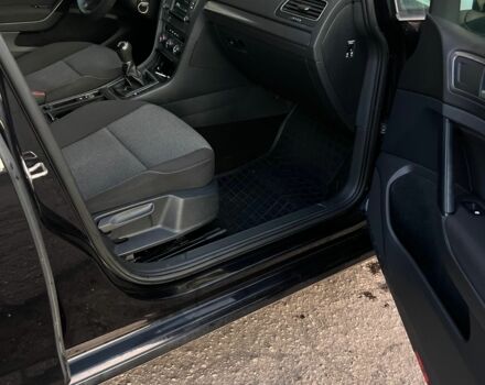 Черный Фольксваген Гольф, объемом двигателя 1.6 л и пробегом 209 тыс. км за 9600 $, фото 2 на Automoto.ua