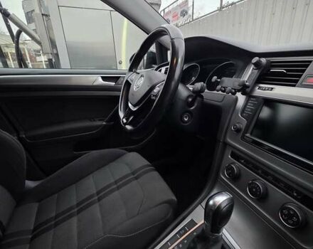 Черный Фольксваген Гольф, объемом двигателя 2 л и пробегом 210 тыс. км за 12300 $, фото 3 на Automoto.ua