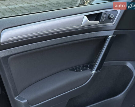 Черный Фольксваген Гольф, объемом двигателя 2 л и пробегом 248 тыс. км за 11999 $, фото 46 на Automoto.ua