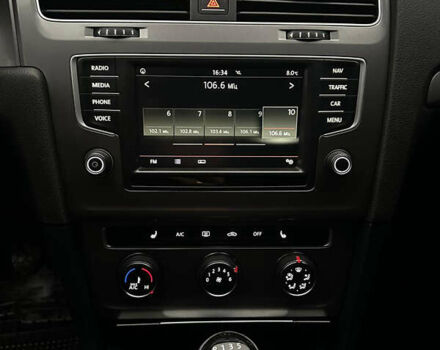 Черный Фольксваген Гольф, объемом двигателя 1.6 л и пробегом 285 тыс. км за 10350 $, фото 19 на Automoto.ua