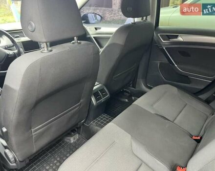 Чорний Фольксваген Гольф, об'ємом двигуна 1.6 л та пробігом 264 тис. км за 10800 $, фото 21 на Automoto.ua