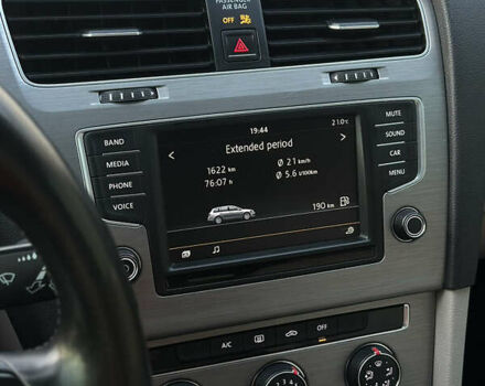 Черный Фольксваген Гольф, объемом двигателя 1.97 л и пробегом 236 тыс. км за 10500 $, фото 12 на Automoto.ua