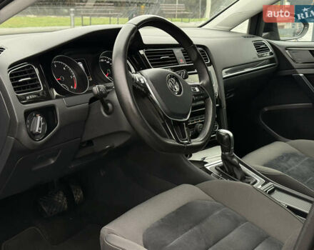 Черный Фольксваген Гольф, объемом двигателя 2 л и пробегом 242 тыс. км за 13290 $, фото 18 на Automoto.ua