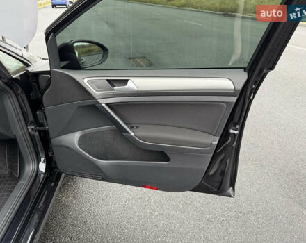 Черный Фольксваген Гольф, объемом двигателя 2 л и пробегом 159 тыс. км за 12999 $, фото 41 на Automoto.ua