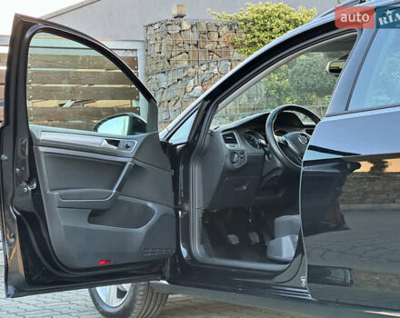 Черный Фольксваген Гольф, объемом двигателя 2 л и пробегом 248 тыс. км за 11999 $, фото 44 на Automoto.ua