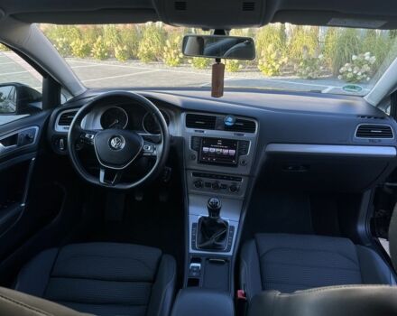 Черный Фольксваген Гольф, объемом двигателя 1.6 л и пробегом 283 тыс. км за 11500 $, фото 5 на Automoto.ua