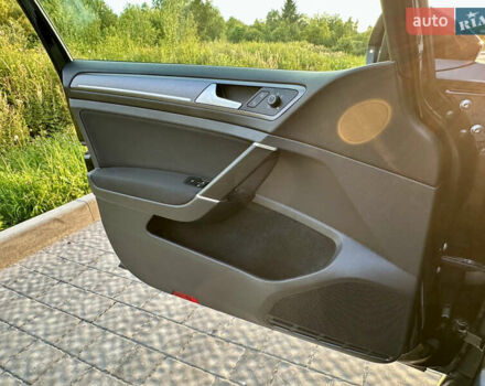 Черный Фольксваген Гольф, объемом двигателя 1.6 л и пробегом 223 тыс. км за 11900 $, фото 25 на Automoto.ua