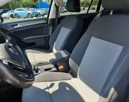 Черный Фольксваген Гольф, объемом двигателя 1.6 л и пробегом 275 тыс. км за 9700 $, фото 11 на Automoto.ua