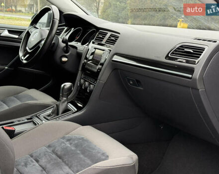 Черный Фольксваген Гольф, объемом двигателя 2 л и пробегом 242 тыс. км за 13290 $, фото 42 на Automoto.ua