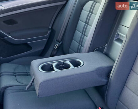 Черный Фольксваген Гольф, объемом двигателя 2 л и пробегом 248 тыс. км за 11999 $, фото 70 на Automoto.ua