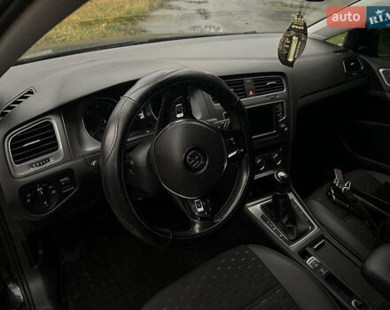 Черный Фольксваген Гольф, объемом двигателя 1.6 л и пробегом 285 тыс. км за 10350 $, фото 15 на Automoto.ua