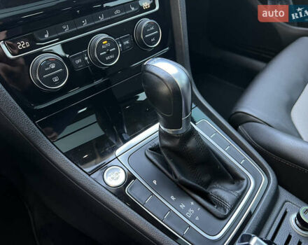 Черный Фольксваген Гольф, объемом двигателя 2 л и пробегом 213 тыс. км за 16999 $, фото 22 на Automoto.ua