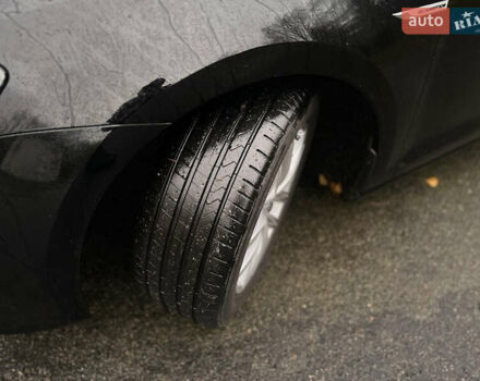 Черный Фольксваген Гольф, объемом двигателя 1.6 л и пробегом 285 тыс. км за 10350 $, фото 12 на Automoto.ua