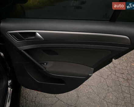 Черный Фольксваген Гольф, объемом двигателя 1.6 л и пробегом 285 тыс. км за 10350 $, фото 23 на Automoto.ua