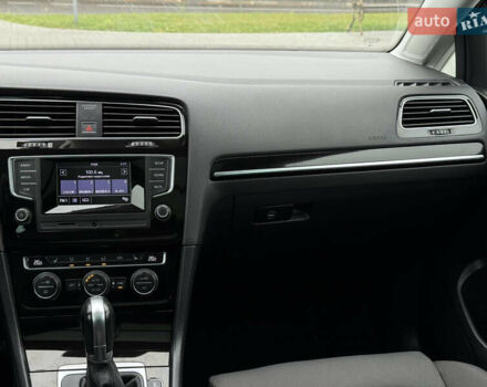 Черный Фольксваген Гольф, объемом двигателя 2 л и пробегом 242 тыс. км за 13290 $, фото 31 на Automoto.ua