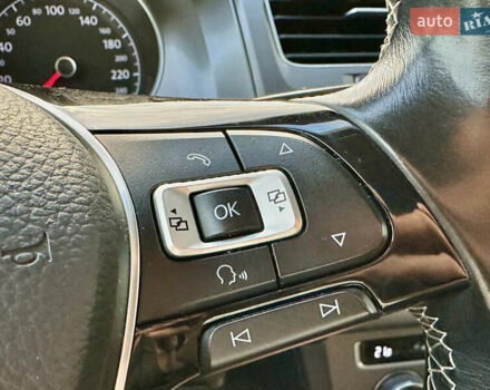 Черный Фольксваген Гольф, объемом двигателя 1.6 л и пробегом 223 тыс. км за 11900 $, фото 43 на Automoto.ua