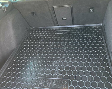 Фольксваген Гольф 2015 у Вінниці на Automoto.ua Чорний Фольксваген Гольф, об'ємом двигуна 1 л та пробігом 146 тис. км за 12500 $, фото 7 на Automoto.ua