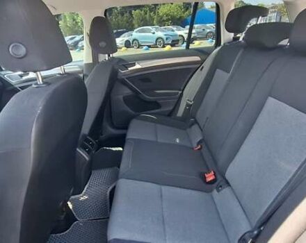 Черный Фольксваген Гольф, объемом двигателя 1.6 л и пробегом 275 тыс. км за 9700 $, фото 6 на Automoto.ua