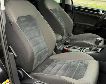 Черный Фольксваген Гольф, объемом двигателя 2 л и пробегом 242 тыс. км за 13290 $, фото 45 на Automoto.ua