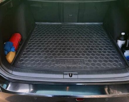 Черный Фольксваген Гольф, объемом двигателя 1.6 л и пробегом 253 тыс. км за 11950 $, фото 4 на Automoto.ua