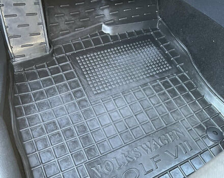 Фольксваген Гольф 2015 у Вінниці на Automoto.ua Чорний Фольксваген Гольф, об'ємом двигуна 1 л та пробігом 146 тис. км за 12500 $, фото 9 на Automoto.ua