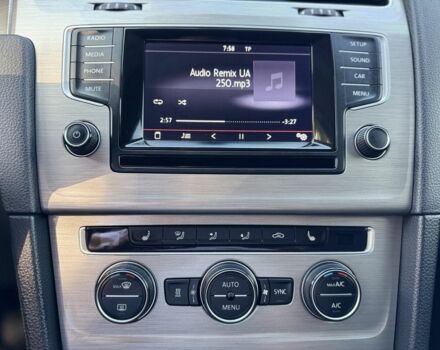 Черный Фольксваген Гольф, объемом двигателя 1.6 л и пробегом 220 тыс. км за 8800 $, фото 17 на Automoto.ua