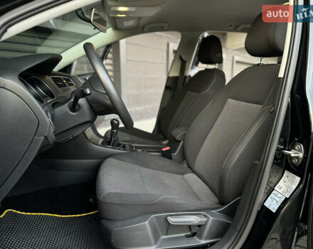 Чорний Фольксваген Гольф, об'ємом двигуна 1.6 л та пробігом 204 тис. км за 10900 $, фото 10 на Automoto.ua