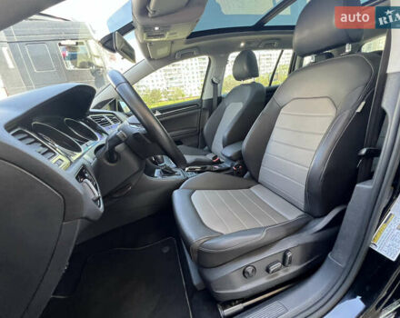 Черный Фольксваген Гольф, объемом двигателя 2 л и пробегом 213 тыс. км за 16999 $, фото 18 на Automoto.ua