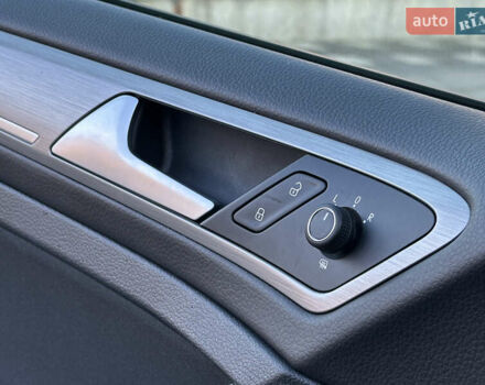 Черный Фольксваген Гольф, объемом двигателя 2 л и пробегом 248 тыс. км за 11999 $, фото 47 на Automoto.ua